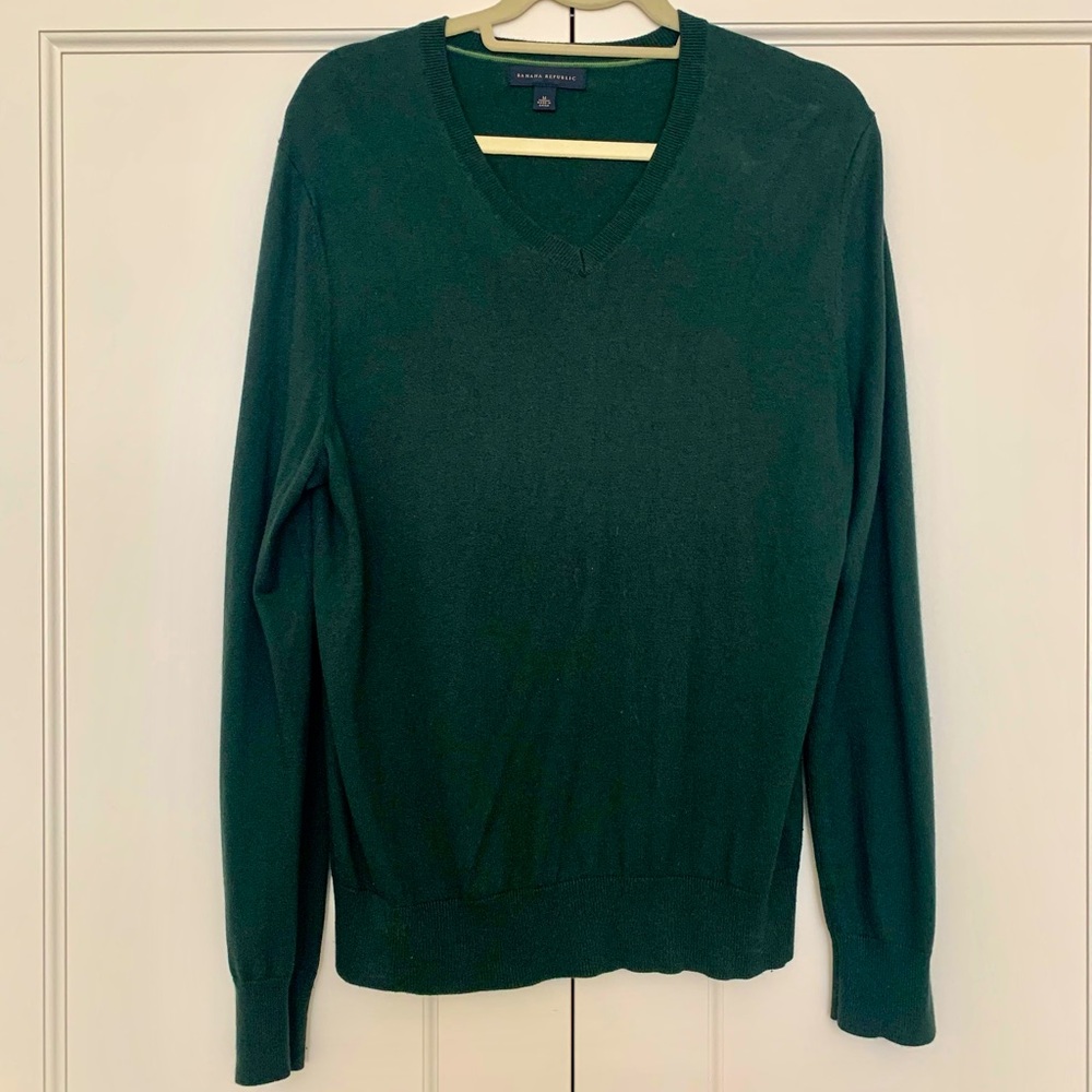 🛍 Banana Republic Green V-Neck Sweater